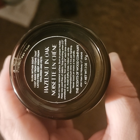 Mini Candle Hazelnut in Oak Scent - Picture 3 of 4